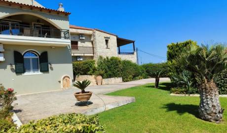 2 bedroom villa almost in the city center in Crete, Greece