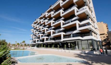 3 bedroom penthouse with large sun terrace in Mariola Sun, Alicante, Spain