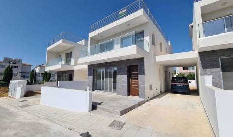 4 Bedroom Villa in Universal, Paphos, Cyprus