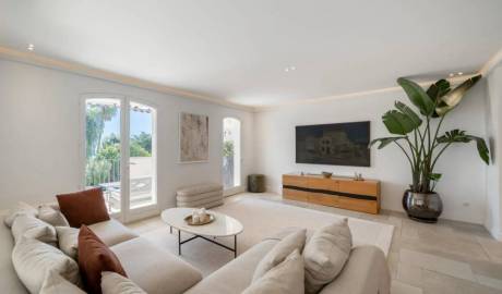 Five-room house of 183 square meters in Nice, France