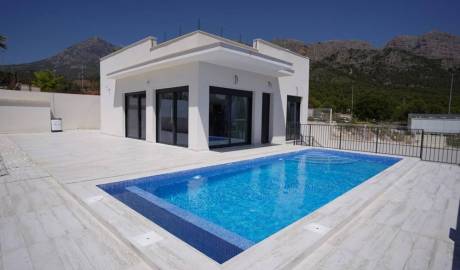 Independent villas with fully customizable pool, Alicante, Spain