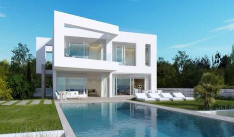 Contemporary style villa in first sea line El Toro