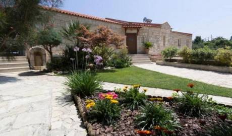 Spacious villa on the coast of Crete, Greece