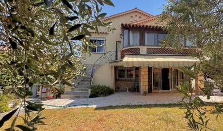 Villa 206 sq.m. in Nice, France