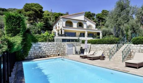 Gepflegtes Haus von 300 qm. meter in Nizza, Frankreich